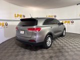 Used 2017 Kia Sorento LX image 3