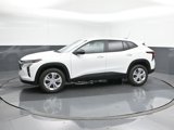 Used 2025 Chevrolet Trax LS image 2