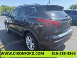 Used 2018 Nissan Rogue Sport SV image 2