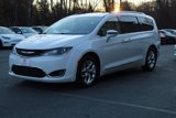 Used 2020 Chrysler Pacifica Limited image 3