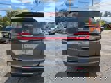 Used 2022 Chrysler Pacifica Touring-L image 5