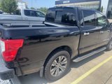 Used 2018 Nissan Titan SL image 3