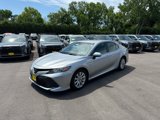 Used 2018 Toyota Camry LE image 4