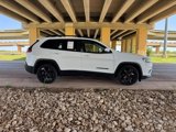 Used 2019 Jeep Cherokee Latitude Plus image 2