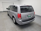 Used 2019 Dodge Grand Caravan SE w/ UConnect Hands-Free Group image 5