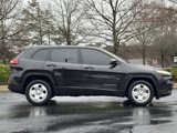 Used 2016 Jeep Cherokee Sport image 2
