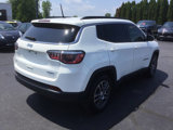 Used 2017 Jeep Compass Latitude image 5
