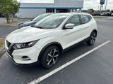 Used 2022 Nissan Rogue Sport SL image 2