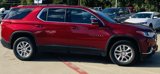 Used 2021 Chevrolet Traverse LT image 3