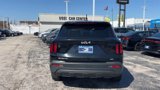 Used 2023 Kia Sorento LX image 5