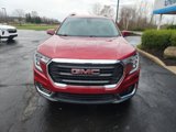 Used 2022 GMC Terrain SLE w/ Driver Convenience Package image 2