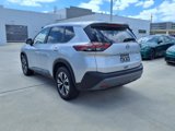 Used 2023 Nissan Rogue SV image 2