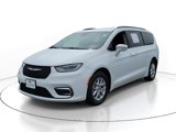 Used 2022 Chrysler Pacifica Touring-L image 2