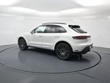Certified 2025 Porsche Macan image 3