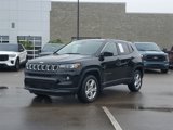 Used 2023 Jeep Compass Latitude w/ Convenience Group image 2