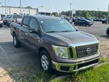 Used 2017 Nissan Titan SV image 2