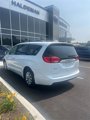 Used 2017 Chrysler Pacifica Touring-L image 5