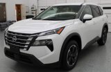 Used 2024 Nissan Rogue SV image 3