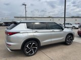 Used 2022 Mitsubishi Outlander SE image 4