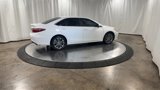 Used 2017 Toyota Camry SE image 2