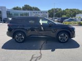 Used 2025 Nissan Rogue SV image 2