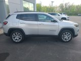 Used 2024 Jeep Compass Latitude image 6