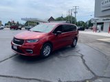New 2025 Chrysler Pacifica Select image 4