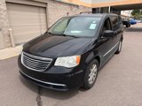 Used 2014 Chrysler Town & Country Touring image 3