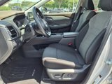 Used 2023 Nissan Rogue SV image 3