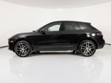 Certified 2025 Porsche Macan image 2