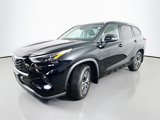Used 2022 Toyota Highlander XLE image 3