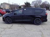 New 2025 Chrysler Pacifica Limited w/ Uconnect Theater Family Group image 6
