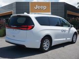 Used 2022 Chrysler Pacifica Touring-L image 5