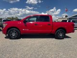 Used 2022 Nissan Titan SV image 3