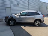 Used 2017 Jeep Cherokee Latitude image 2