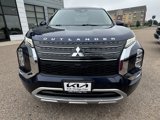 Used 2022 Mitsubishi Outlander SE image 3