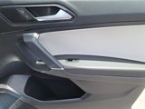 Used 2018 Volkswagen Tiguan SE image 6