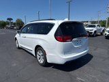Used 2017 Chrysler Pacifica Touring-L w/ Tire & Wheel Group image 5