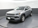 Used 2022 Jeep Compass Latitude image 3