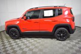 Used 2016 Jeep Renegade Latitude image 2