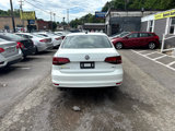 Used 2017 Volkswagen Jetta SE image 4