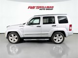 Used 2012 Jeep Liberty Limited Jet w/ Comfort/Convenience Group image 4