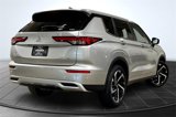 Used 2022 Mitsubishi Outlander SE image 2