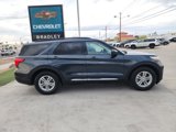 Used 2022 Ford Explorer XLT image 3