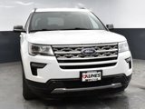 Used 2018 Ford Explorer XLT image 2