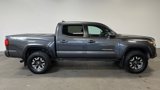 Used 2019 Toyota Tacoma TRD Off-Road image 2