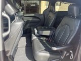 Used 2020 Chrysler Pacifica Touring-L image 4