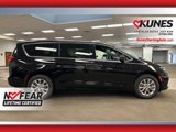 New 2025 Chrysler Pacifica Select image 3