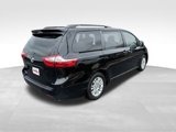 Used 2017 Toyota Sienna L image 5
