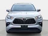 Used 2023 Toyota Highlander XLE image 2